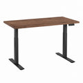 Bureau électrique assis-debout rectangulaire noyer et noir en panneau de particules et acier 140 x 70 cm
